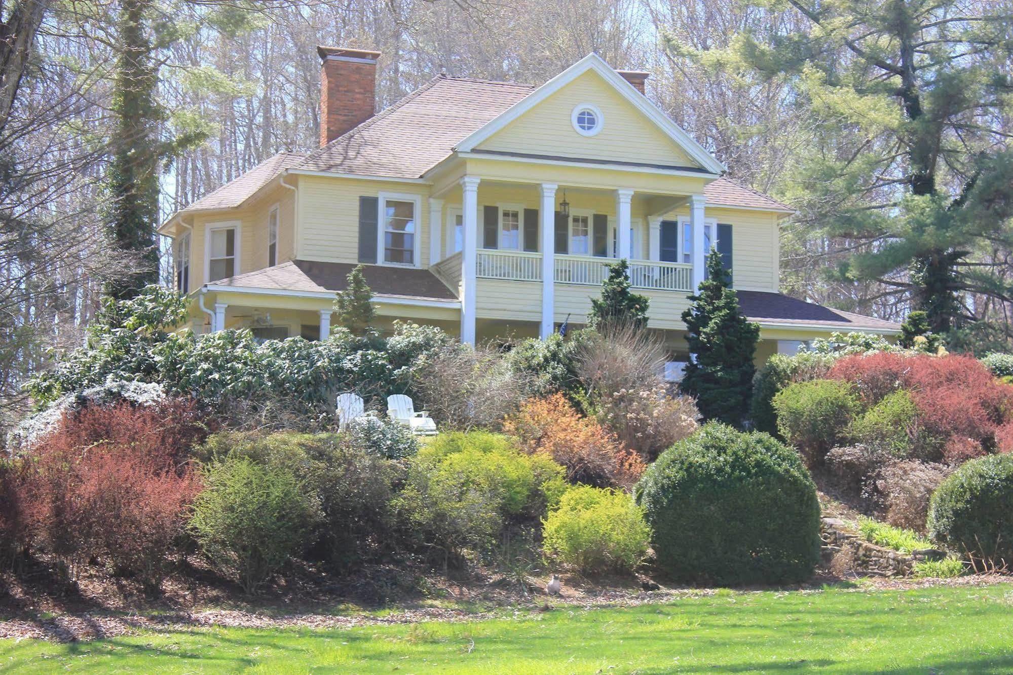 The Yellow House On Plott Creek Waynesville Εξωτερικό φωτογραφία