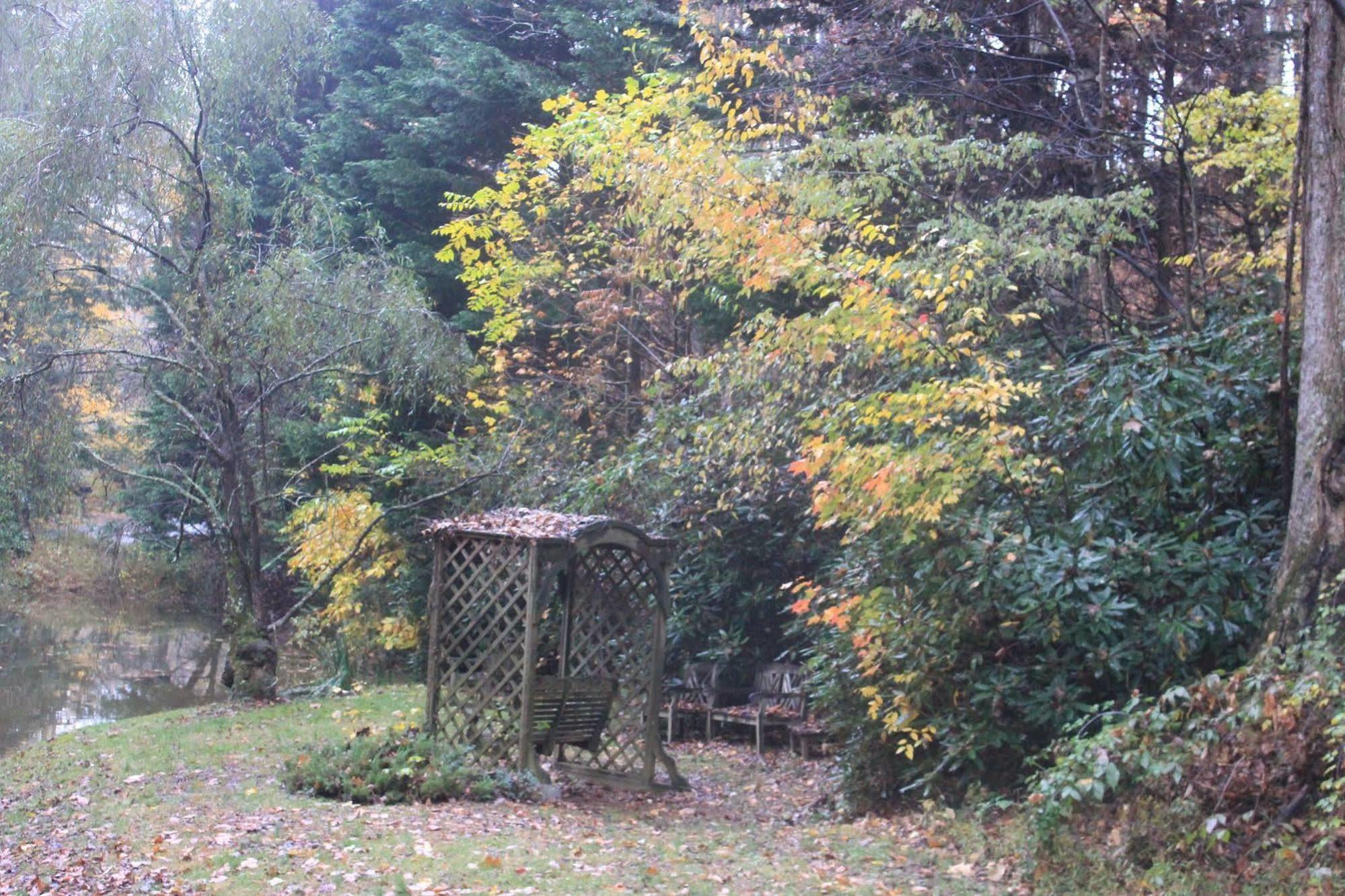The Yellow House On Plott Creek Waynesville Εξωτερικό φωτογραφία